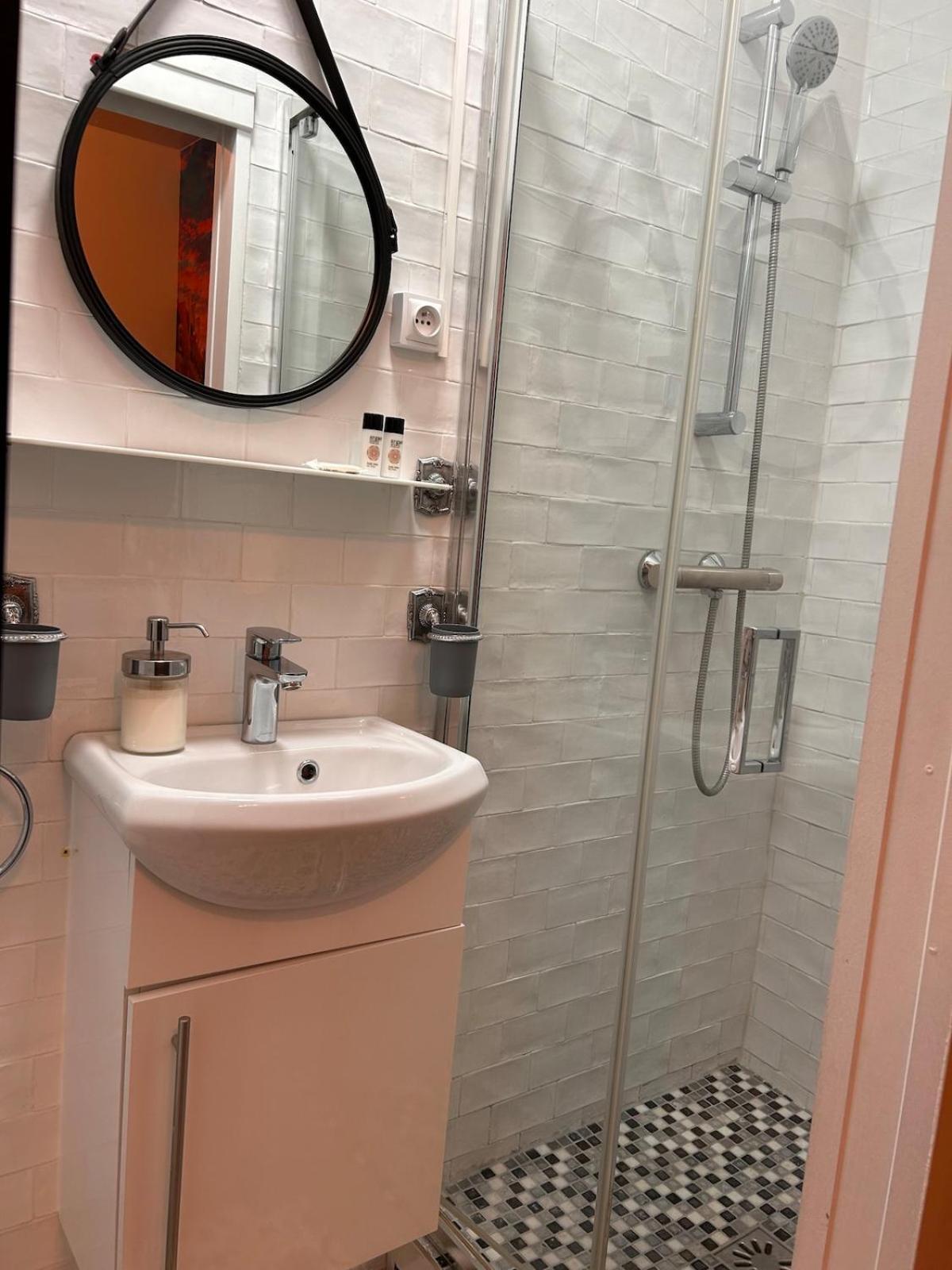 Studio Paris - Metro 7 Cadet - Quartier Faubourg-Montmartre Екстериор снимка